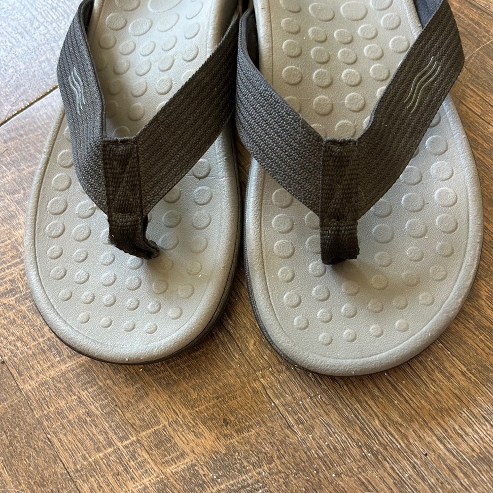 Vionic Women 8 Men 7 Black Grey Orthotic Thong Sandals Flip Flops JH-01-2022 - Picture 3 of 7